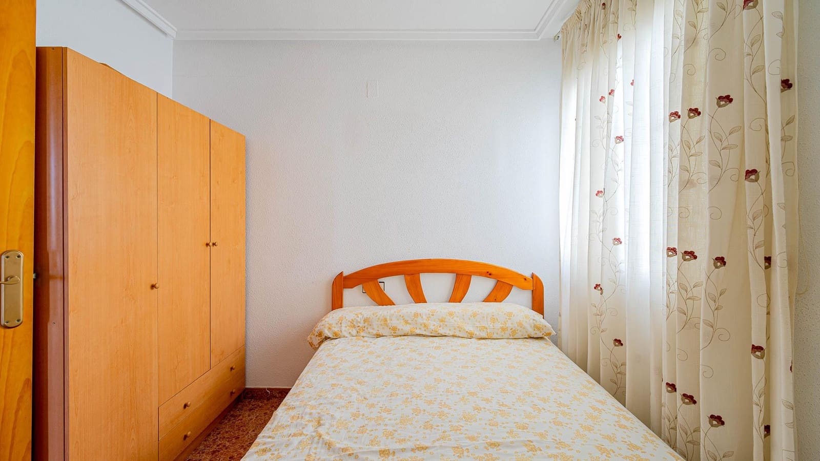 3 slaapkamer Penthouse te koop in Torrevieja met zwembad - € 149.999 (Ref: 10027882)