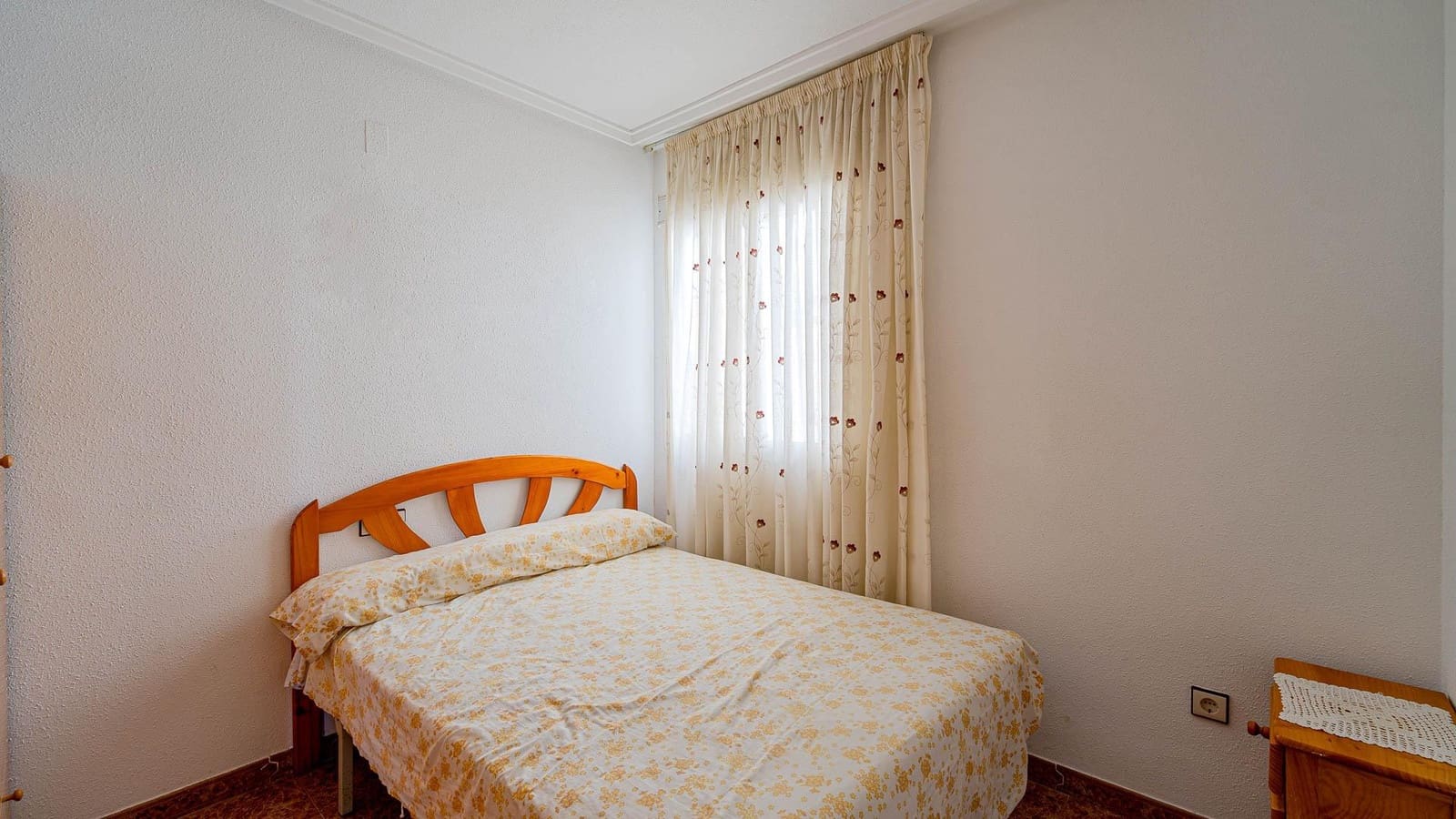 3 slaapkamer Penthouse te koop in Torrevieja met zwembad - € 149.999 (Ref: 10027882)