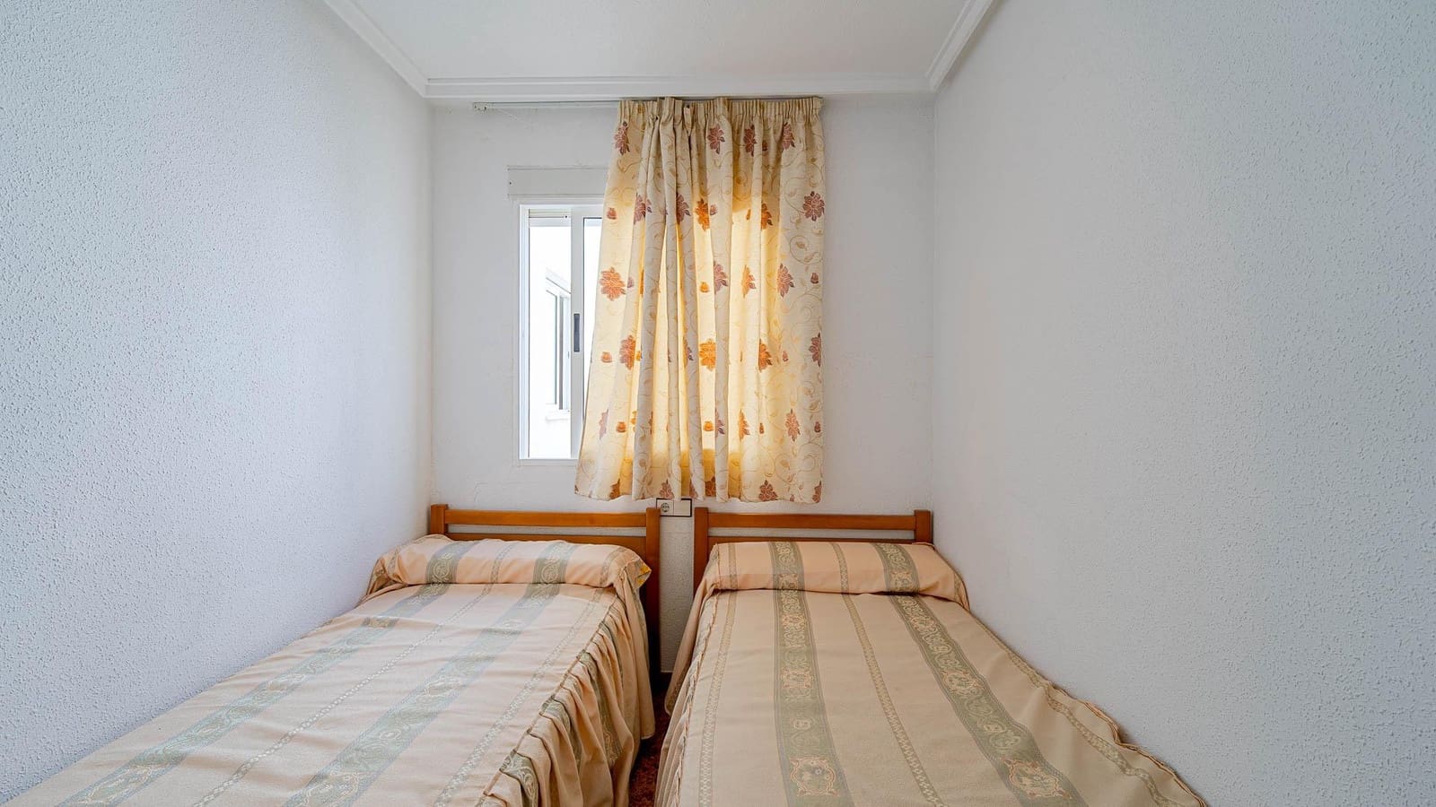 3 slaapkamer Penthouse te koop in Torrevieja met zwembad - € 149.999 (Ref: 10027882)