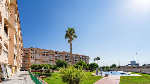 3 slaapkamer Penthouse te koop in Parque de las Naciones, Torrevieja met zwembad - € 149.999 (Ref: 10027882)