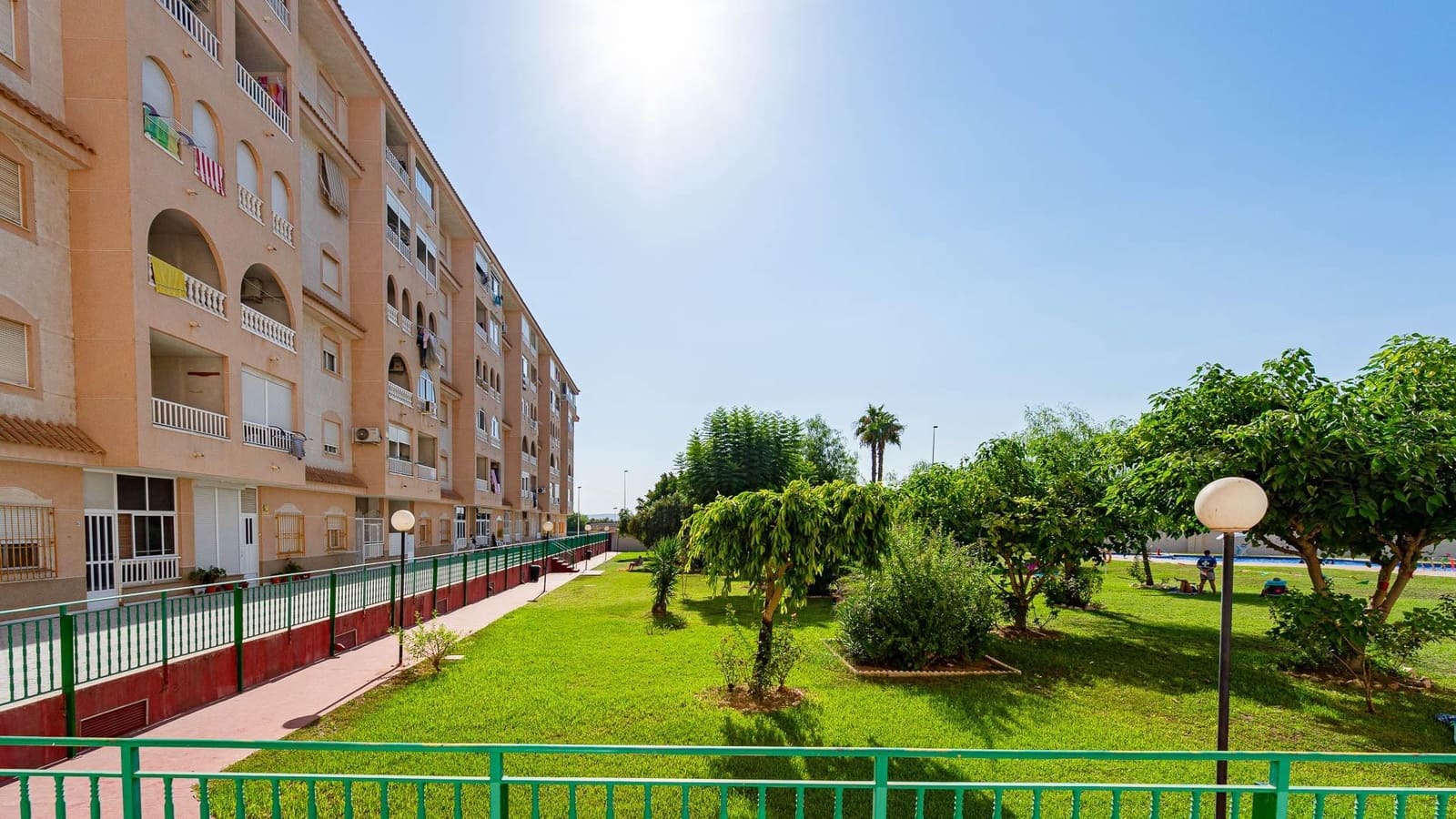 3 slaapkamer Penthouse te koop in Torrevieja met zwembad - € 149.999 (Ref: 10027882)