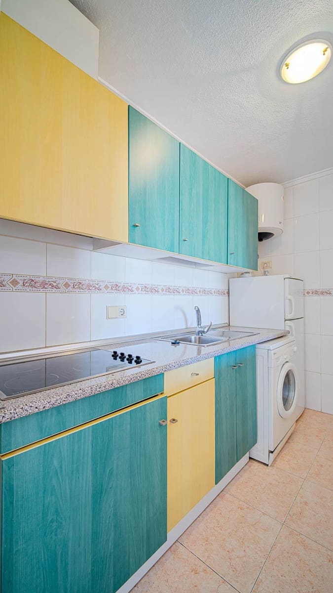 2 quarto Penthouse para venda em Torrevieja com piscina - 129 999 € (Ref: 10030677)