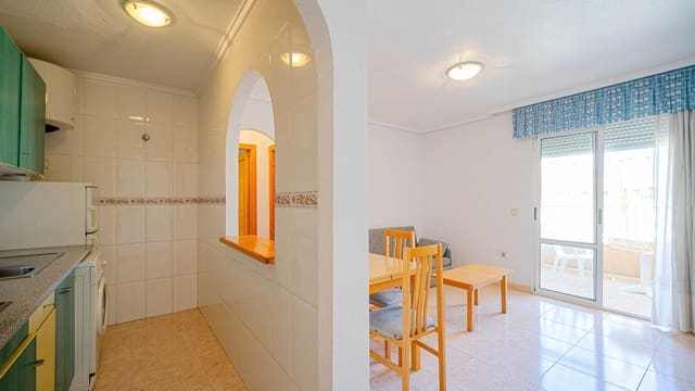 2 quarto Penthouse para venda em Centro, Torrevieja com piscina - 129 999 € (Ref: 10030677)
