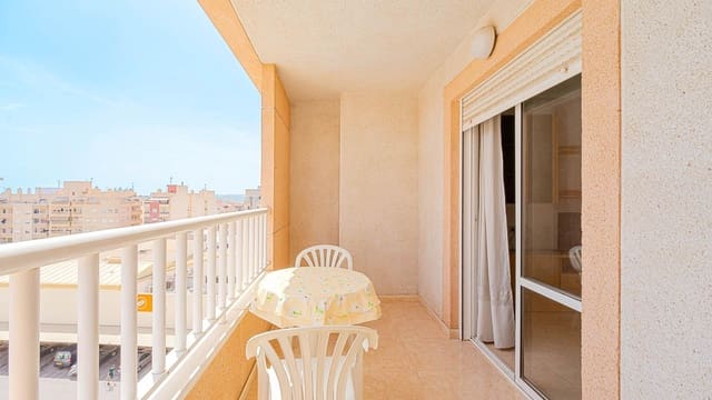 2 quarto Penthouse para venda em Centro, Torrevieja com piscina - 129 999 € (Ref: 10030677)
