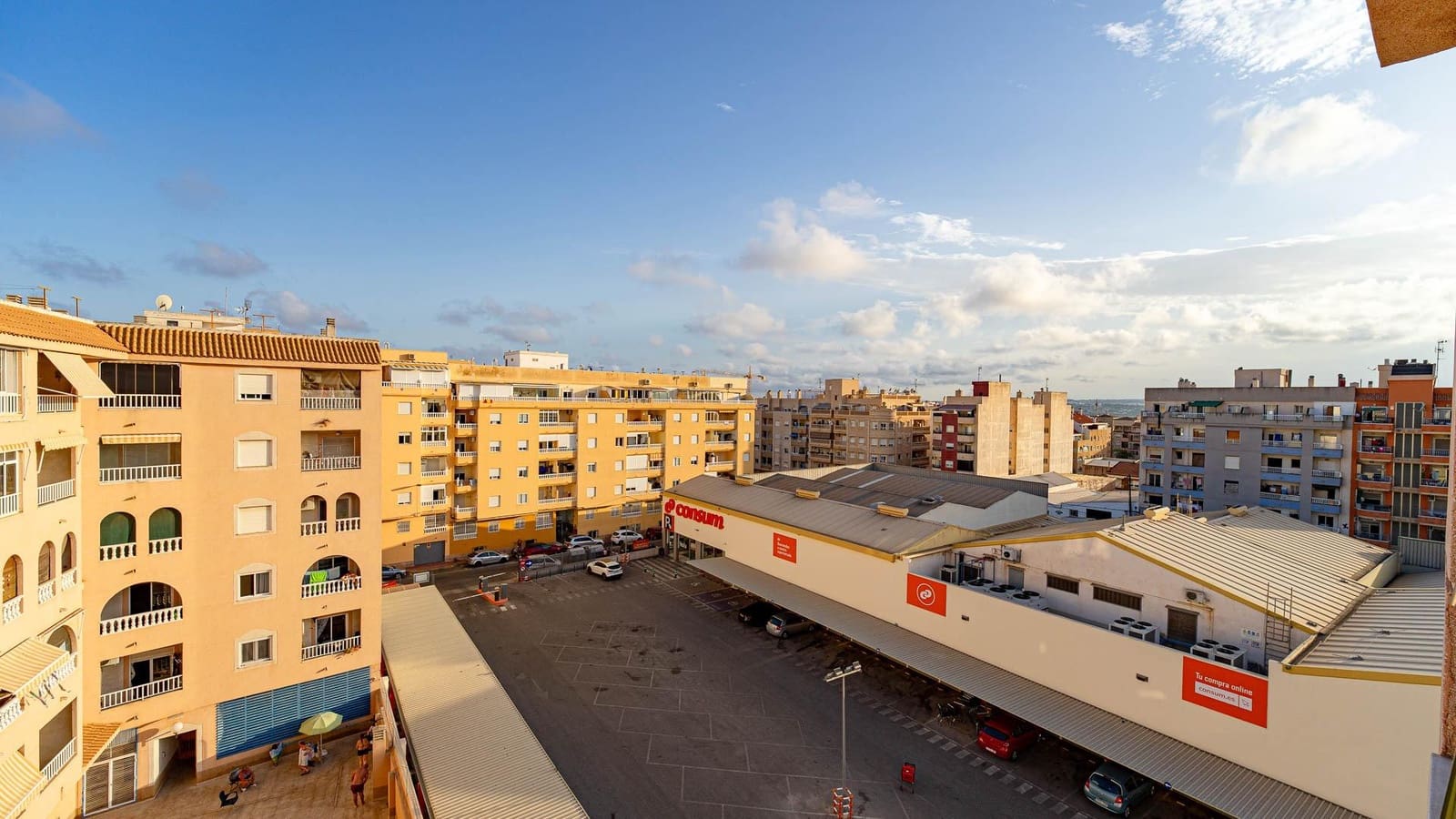 2 quarto Penthouse para venda em Torrevieja com piscina - 129 999 € (Ref: 10030677)