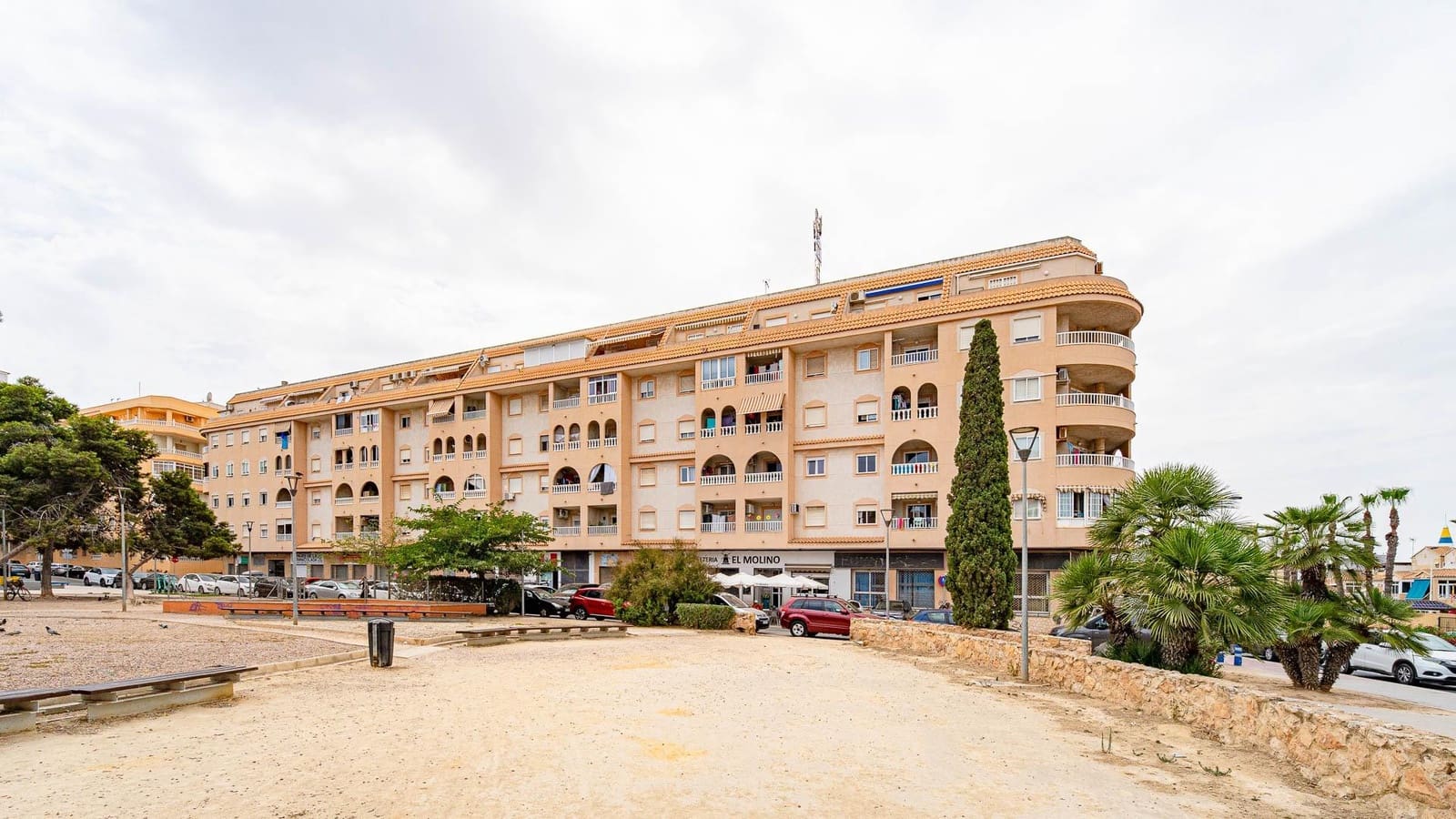 2 quarto Penthouse para venda em Torrevieja com piscina - 129 999 € (Ref: 10030677)