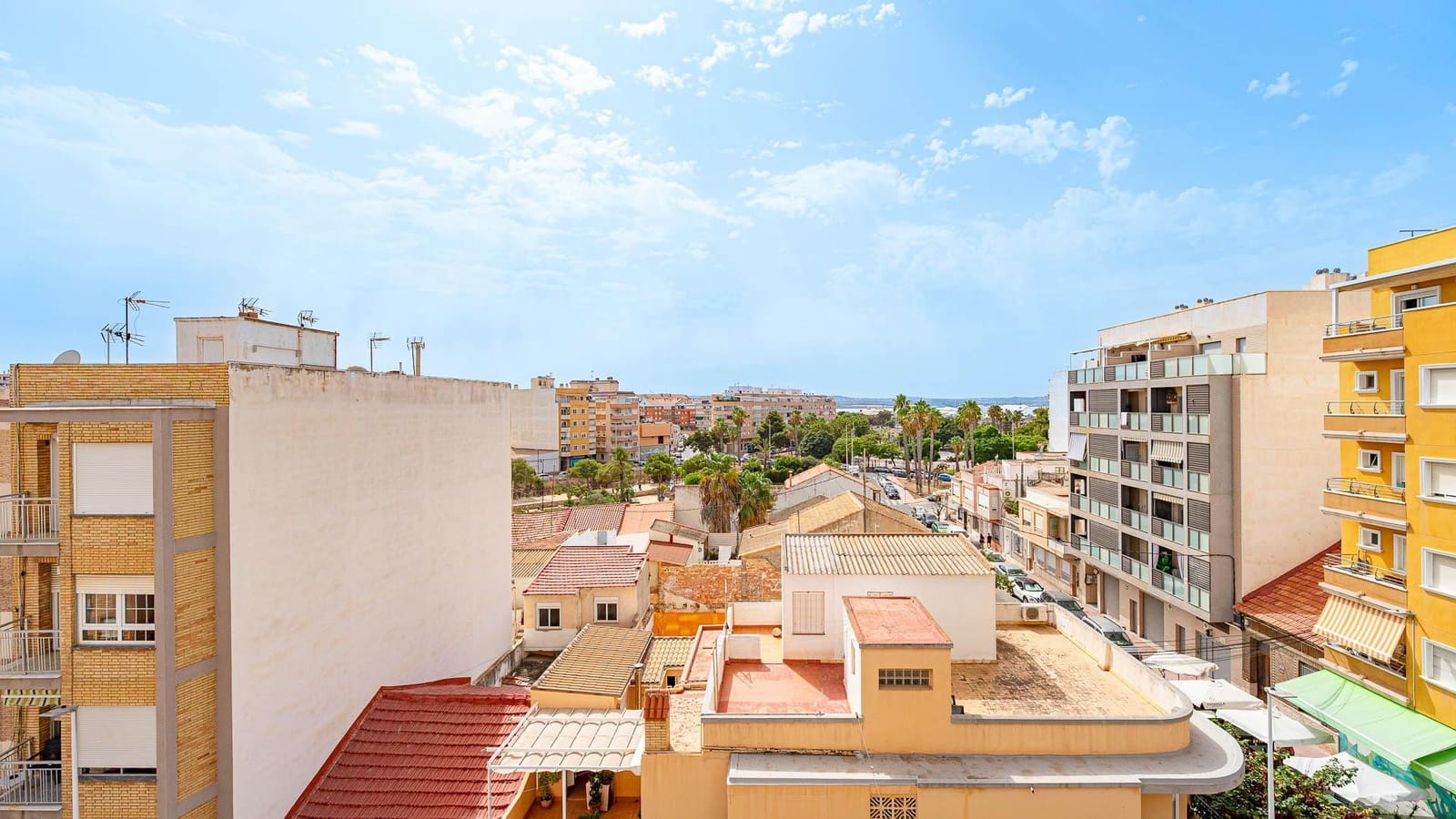 2 slaapkamer Appartement te koop in Torrevieja - € 139.999 (Ref: 10035491)