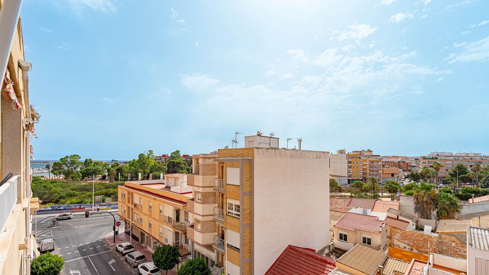 2 slaapkamer Appartement te koop in Torrevieja - € 139.999 (Ref: 10035491)