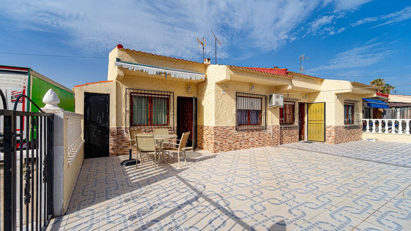 4 soverom Bungalow til salgs i El Limonar - € 229 999 (Ref: 10037537)