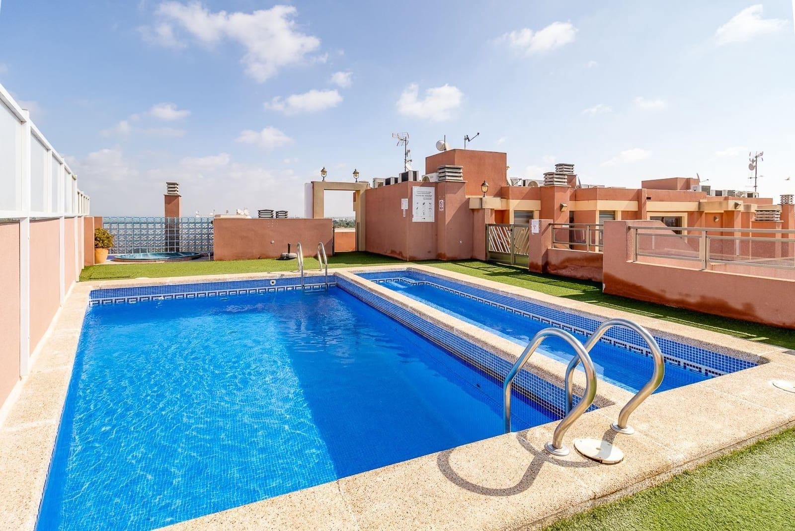 2 Zimmer Apartment zu verkaufen in Formentera del Segura mit Pool - 109.999 € (Ref: 10043144)