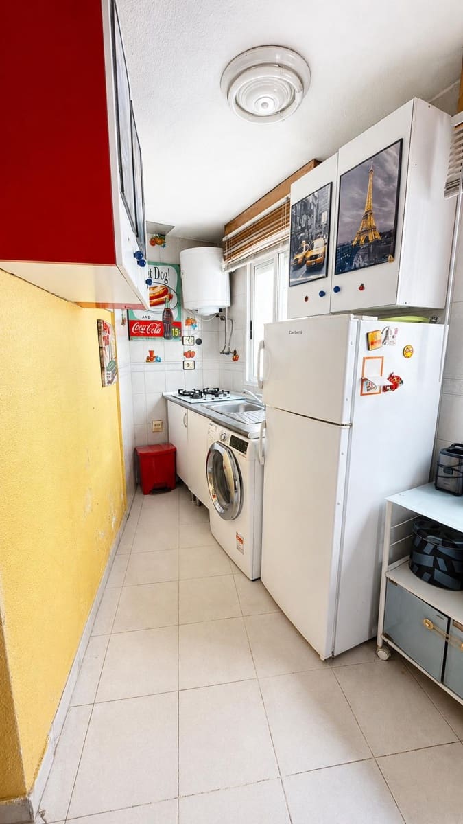 Studio till salu i Torrevieja med pool - 80 000 € (Ref: 10043145)