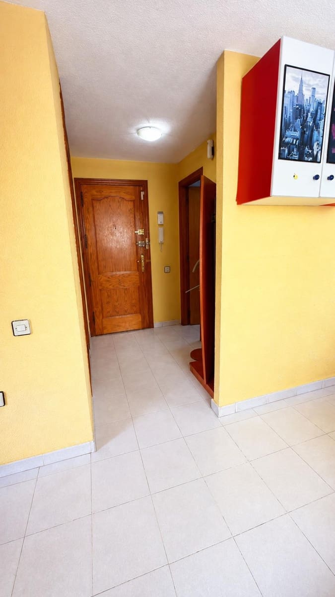 Studio till salu i Torrevieja med pool - 80 000 € (Ref: 10043145)