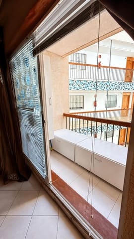 Studio à vendre à Torrevieja avec piscine - 80 000 € (Ref: 10043145)
