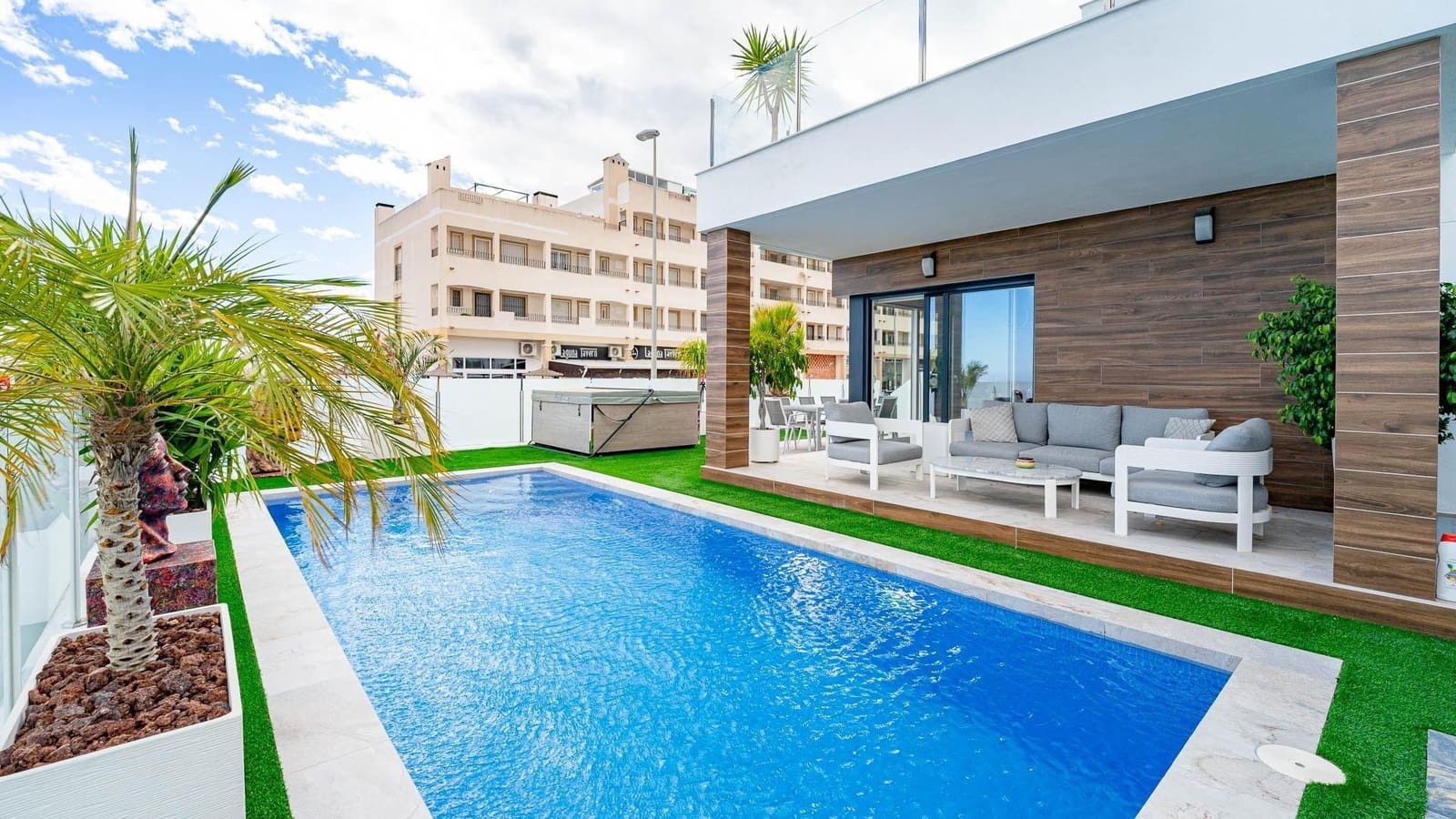 3 slaapkamer Villa te koop in Orihuela met zwembad - € 450.000 (Ref: 10044950)
