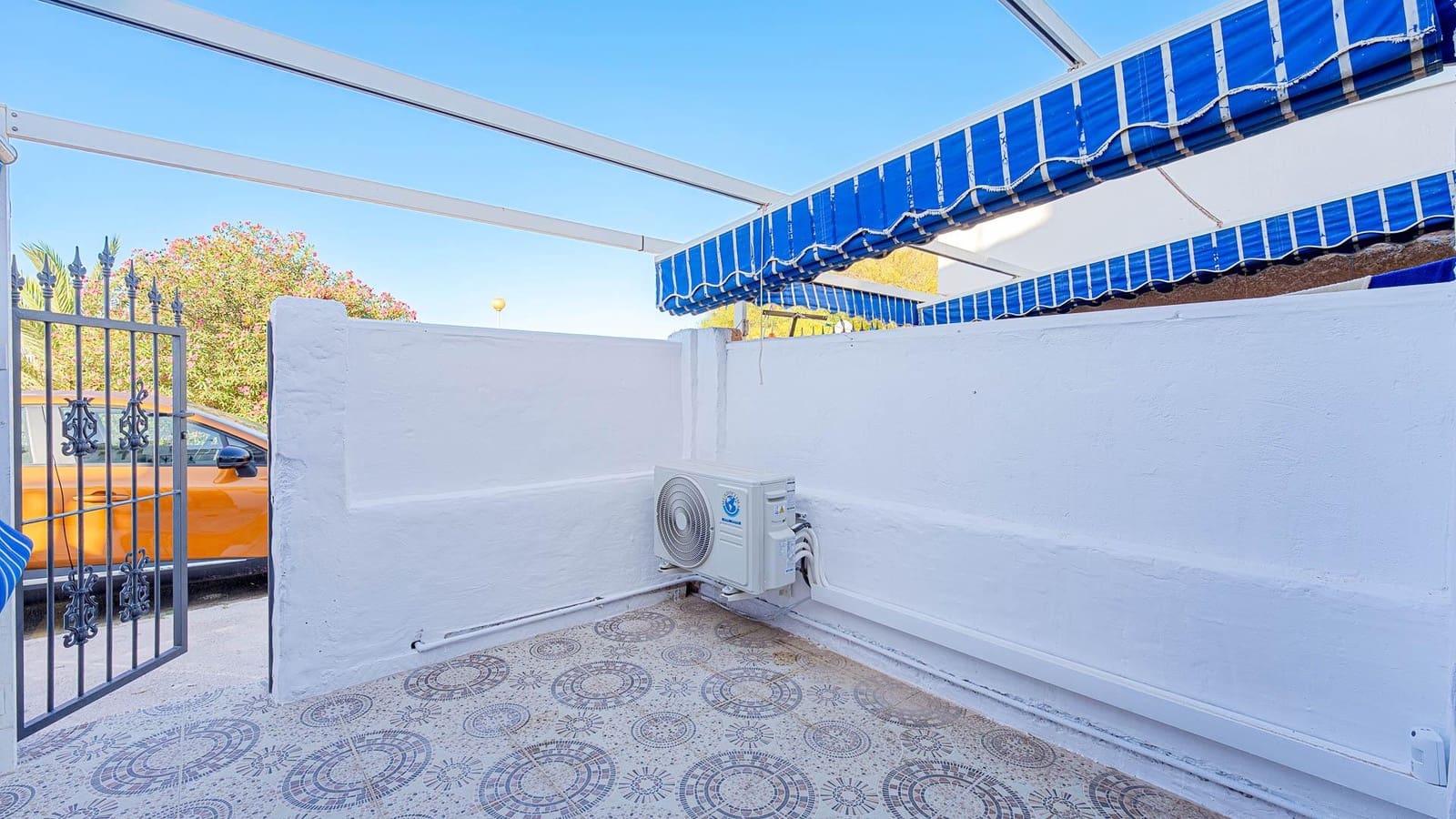 Bungalow myytävänä paikassa Torrevieja - 95 000 € (Ref: 10067833)