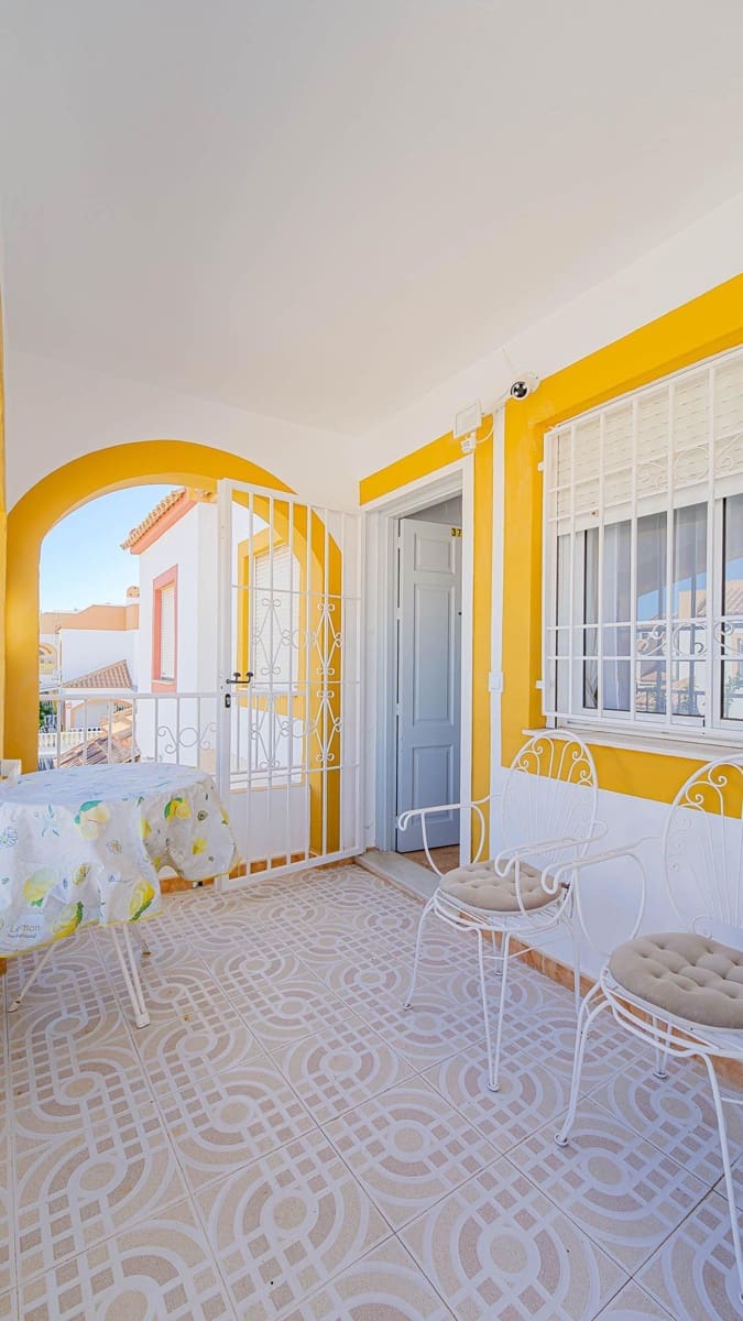 2 soveværelse Bungalow til salg i El Limonar med swimmingpool - € 139.999 (Ref: 10078207)