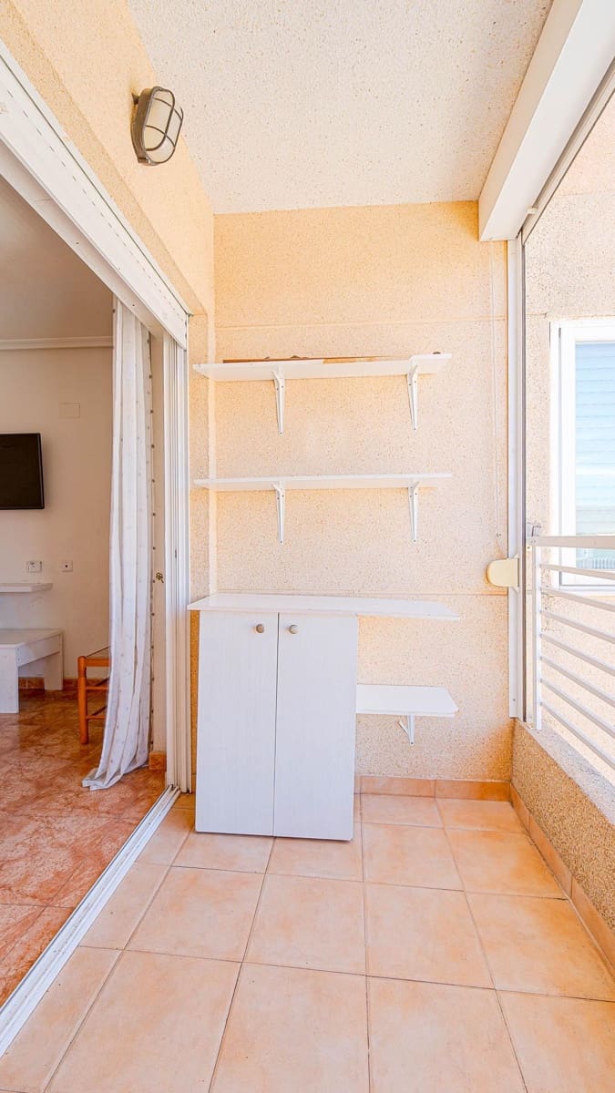 1 makuuhuone Kattohuoneisto myytävänä paikassa Torrevieja mukana uima-altaan - 115 000 € (Ref: 10078208)