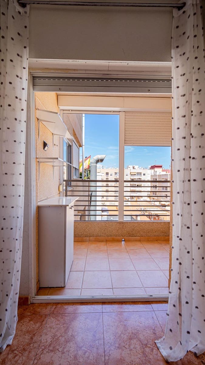 1 makuuhuone Kattohuoneisto myytävänä paikassa Torrevieja mukana uima-altaan - 115 000 € (Ref: 10078208)