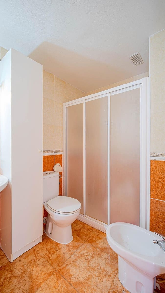 1 makuuhuone Kattohuoneisto myytävänä paikassa Torrevieja mukana uima-altaan - 115 000 € (Ref: 10078208)