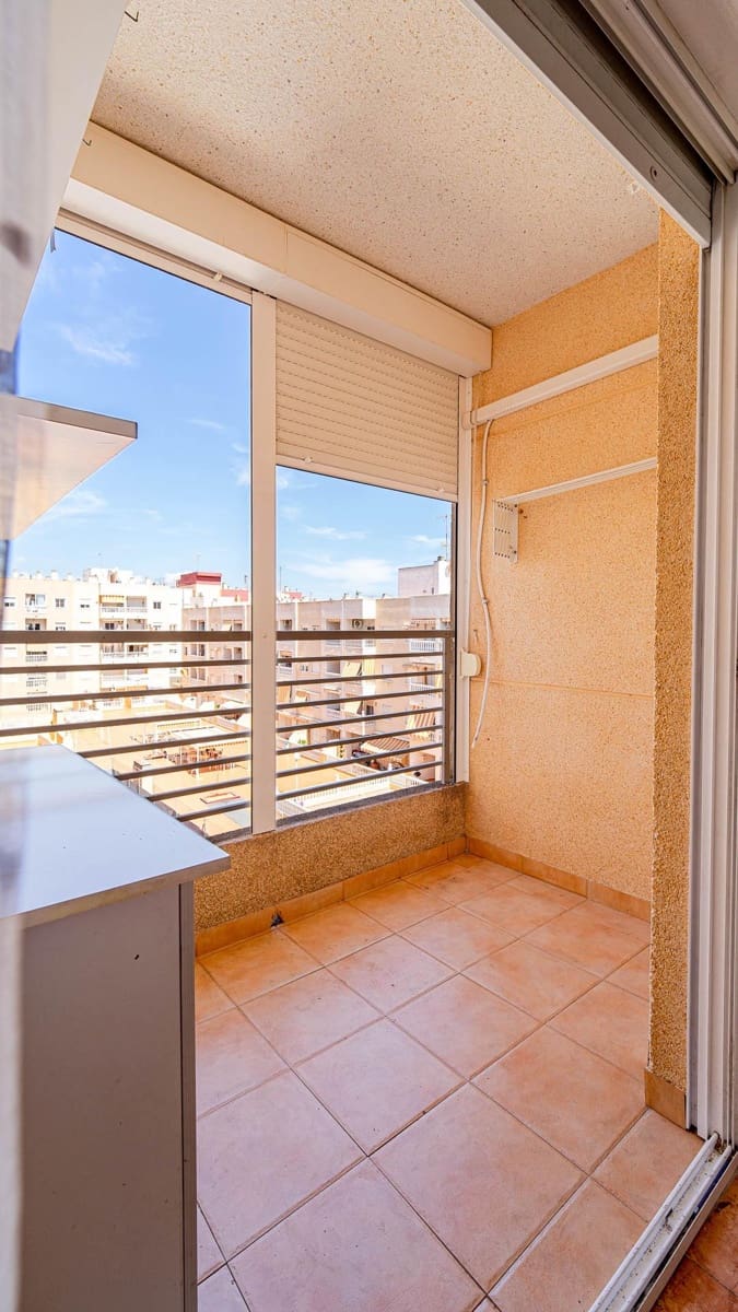 1 makuuhuone Kattohuoneisto myytävänä paikassa Torrevieja mukana uima-altaan - 115 000 € (Ref: 10078208)
