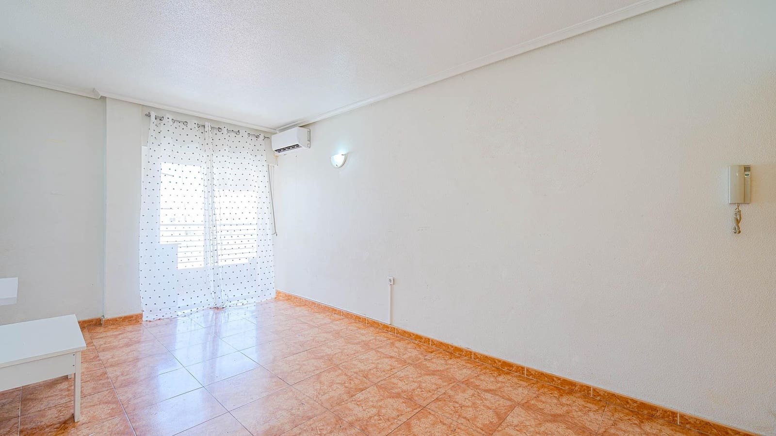 1 makuuhuone Kattohuoneisto myytävänä paikassa Torrevieja mukana uima-altaan - 115 000 € (Ref: 10078208)