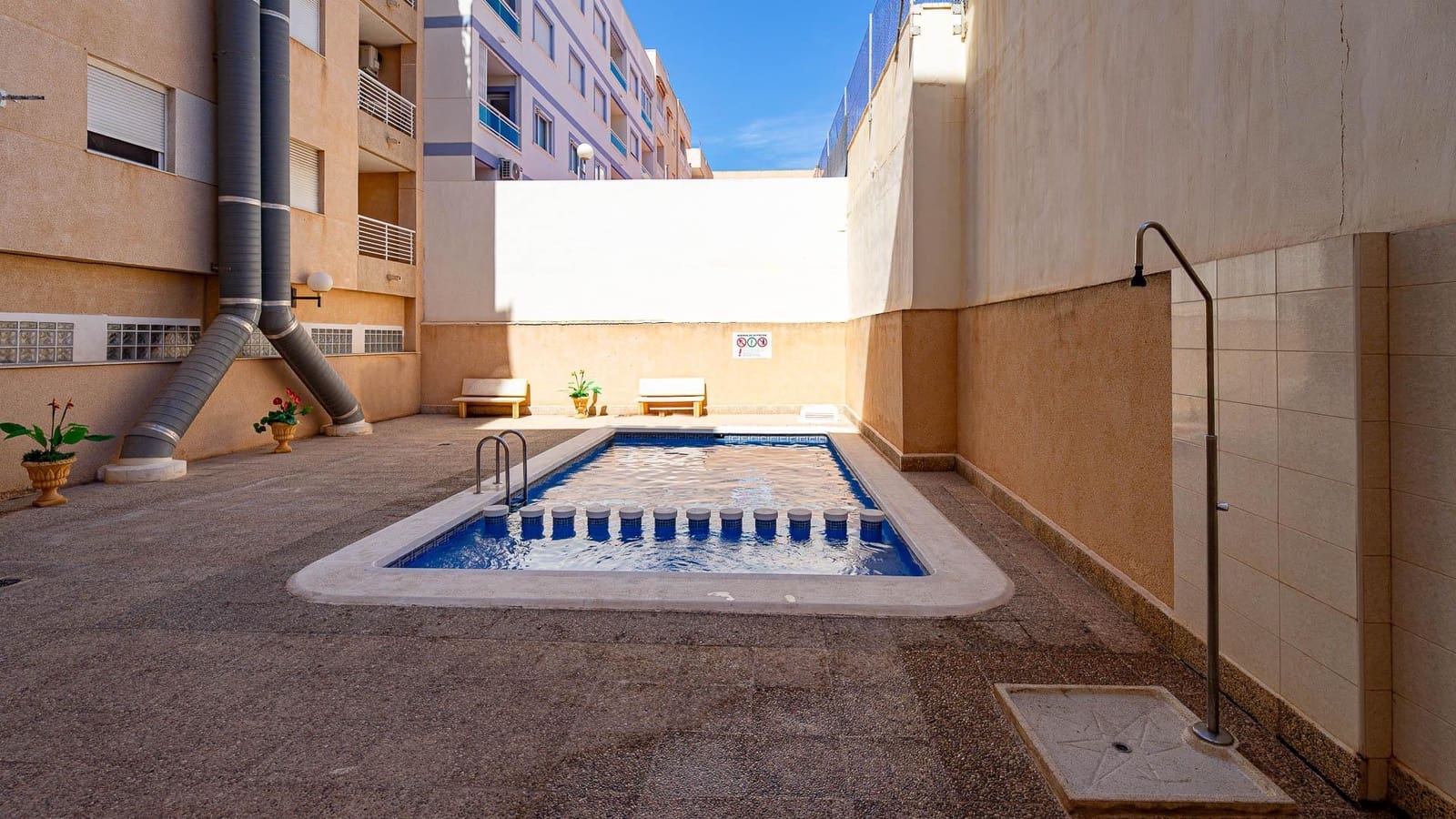 1 makuuhuone Kattohuoneisto myytävänä paikassa Torrevieja mukana uima-altaan - 115 000 € (Ref: 10078208)