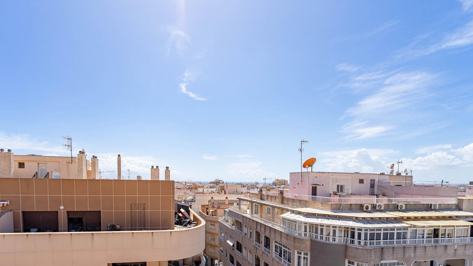 1 makuuhuone Kattohuoneisto myytävänä paikassa Torrevieja mukana uima-altaan - 115 000 € (Ref: 10078208)
