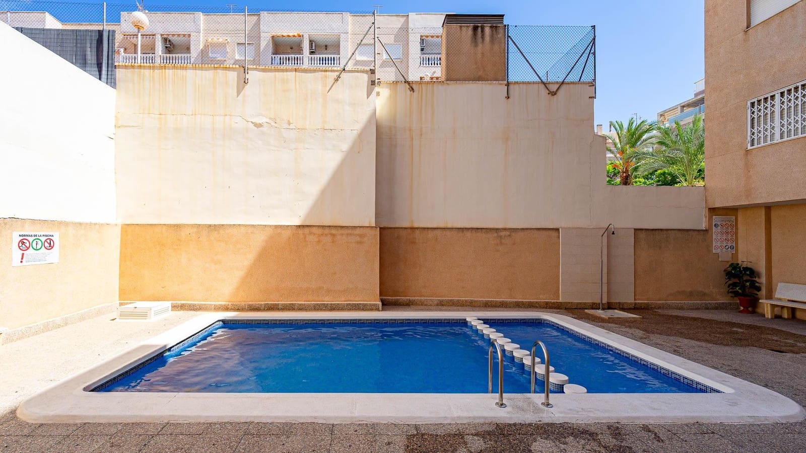 1 makuuhuone Kattohuoneisto myytävänä paikassa Torrevieja mukana uima-altaan - 115 000 € (Ref: 10078208)