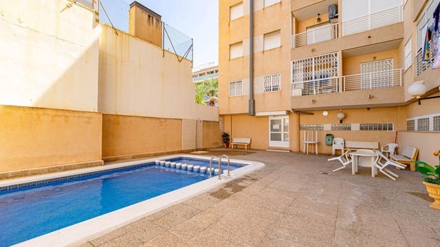 1 makuuhuone Kattohuoneisto myytävänä paikassa Centro, Torrevieja - 115 000 € (Ref: 10078208)
