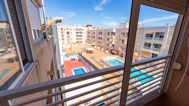 1 makuuhuone Kattohuoneisto myytävänä paikassa Centro, Torrevieja - 115 000 € (Ref: 10078208)