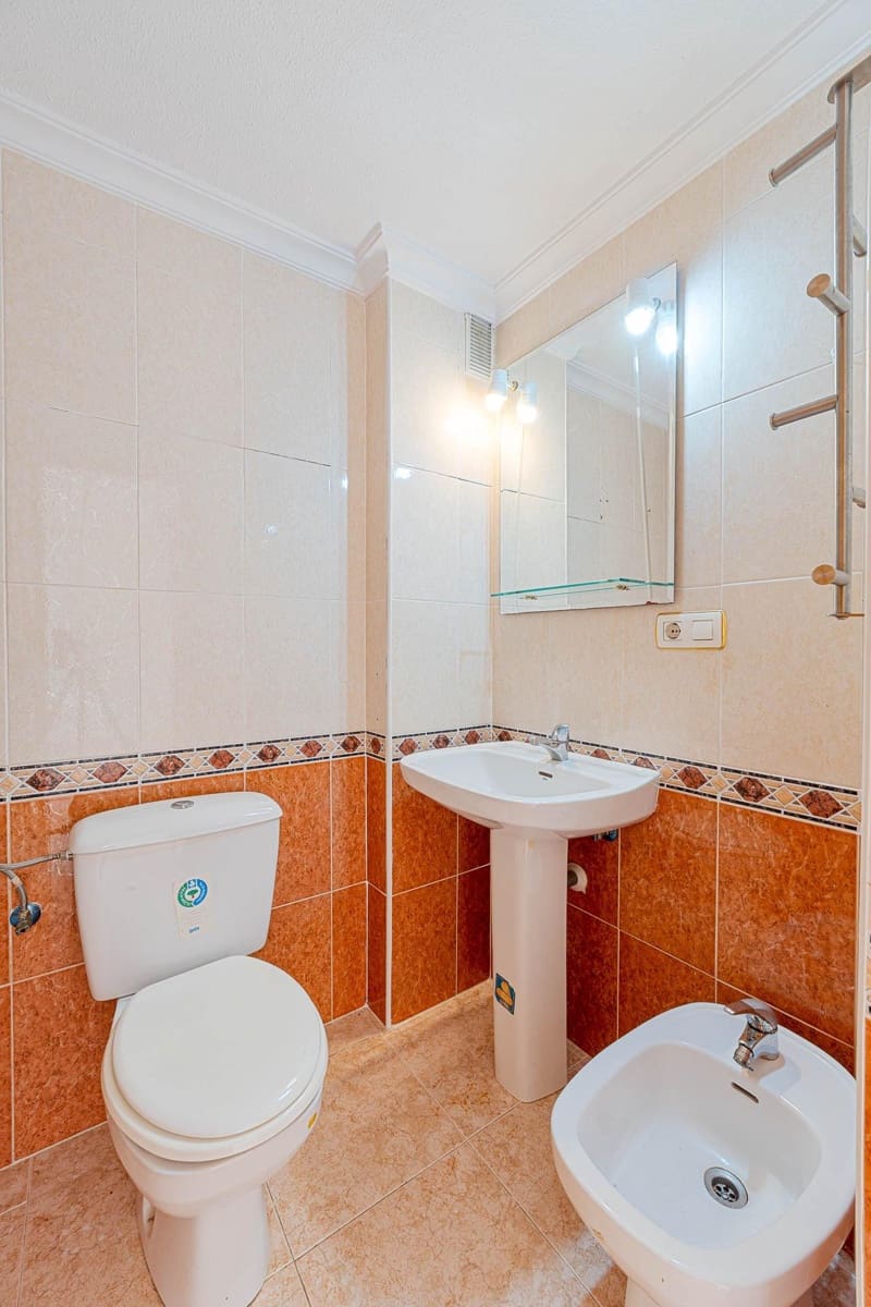 2 soverom Leilighet til salgs i Torrevieja - € 114 999 (Ref: 10129346)