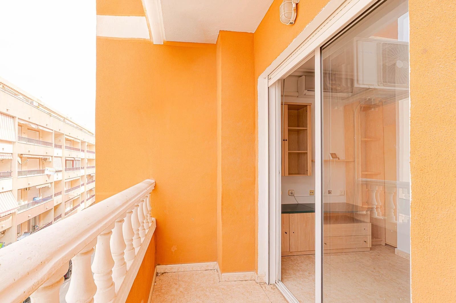2 soverom Leilighet til salgs i Torrevieja - € 114 999 (Ref: 10129346)