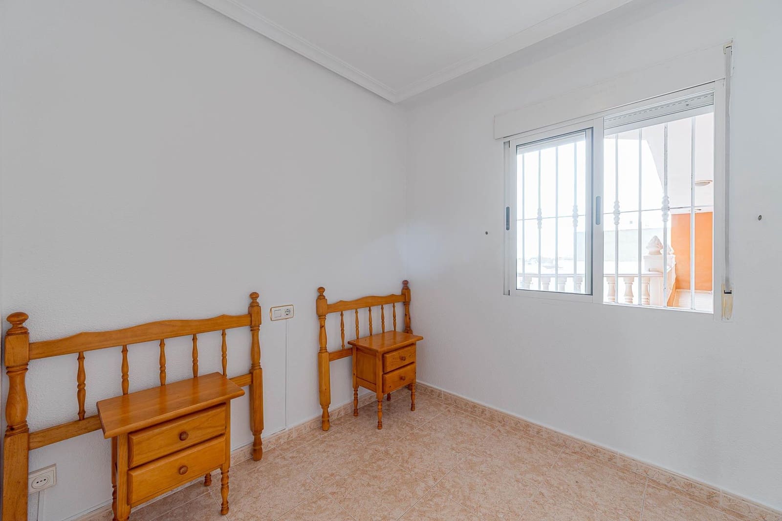 2 soverom Leilighet til salgs i Torrevieja - € 114 999 (Ref: 10129346)