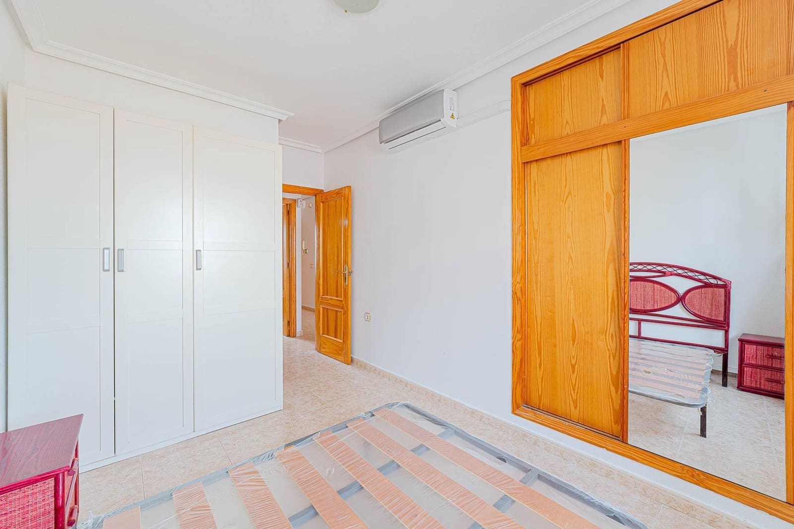 2 soverom Leilighet til salgs i Torrevieja - € 114 999 (Ref: 10129346)