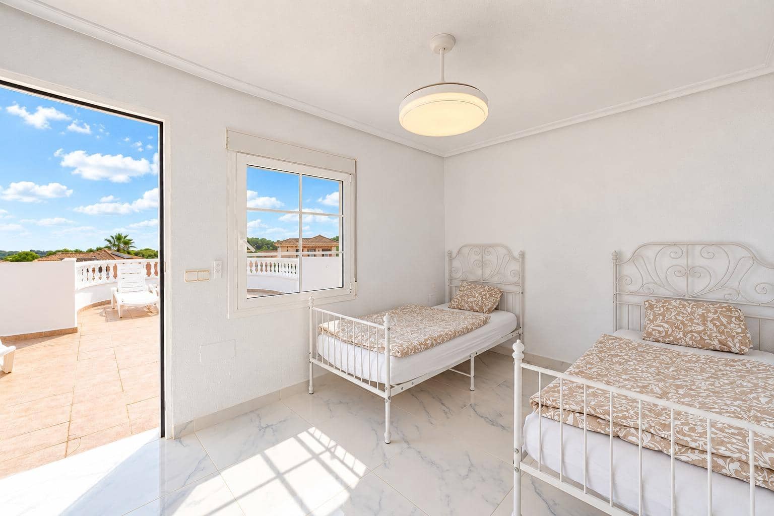 3 slaapkamer Villa te koop in Pilar de la Horadada met zwembad garage - € 299.999 (Ref: 10131768)