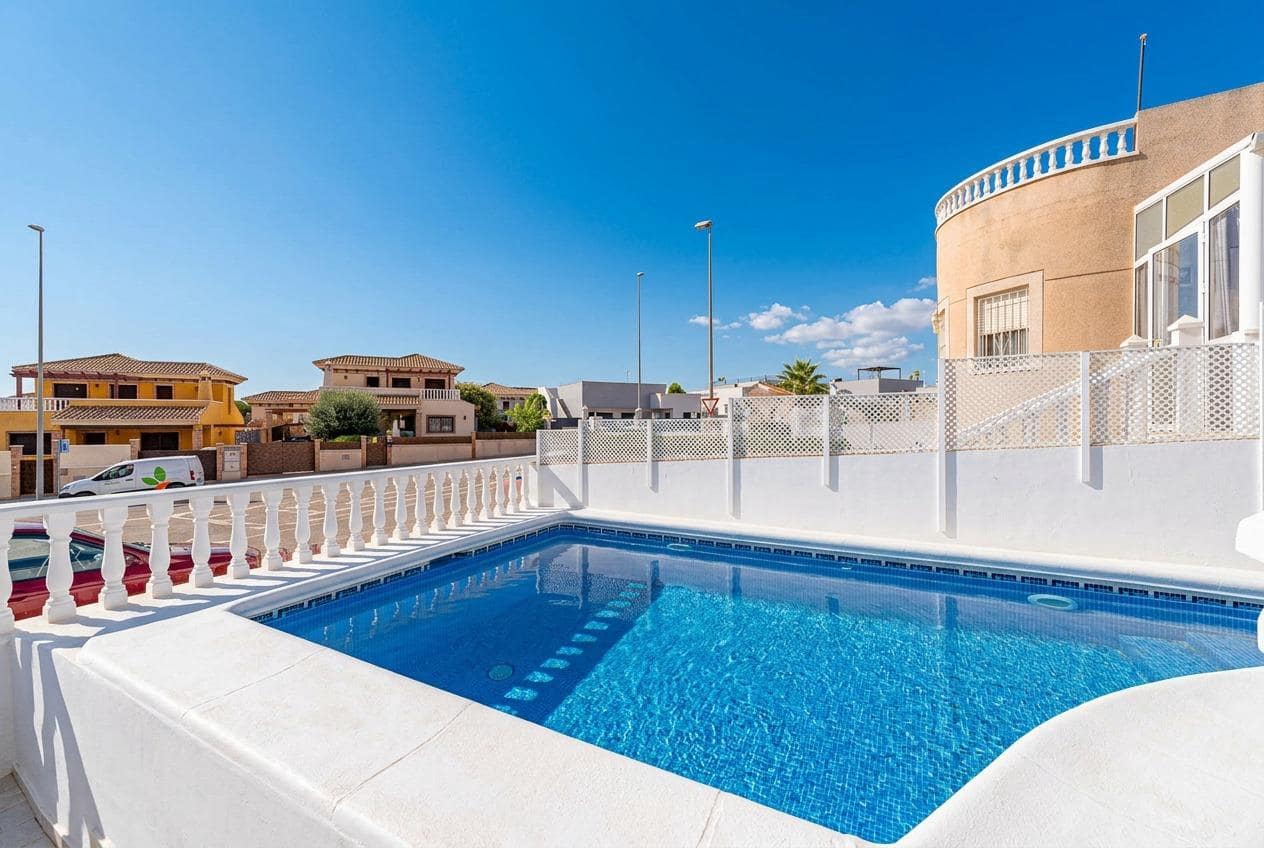 3 slaapkamer Villa te koop in Pilar de la Horadada met zwembad garage - € 299.999 (Ref: 10131768)