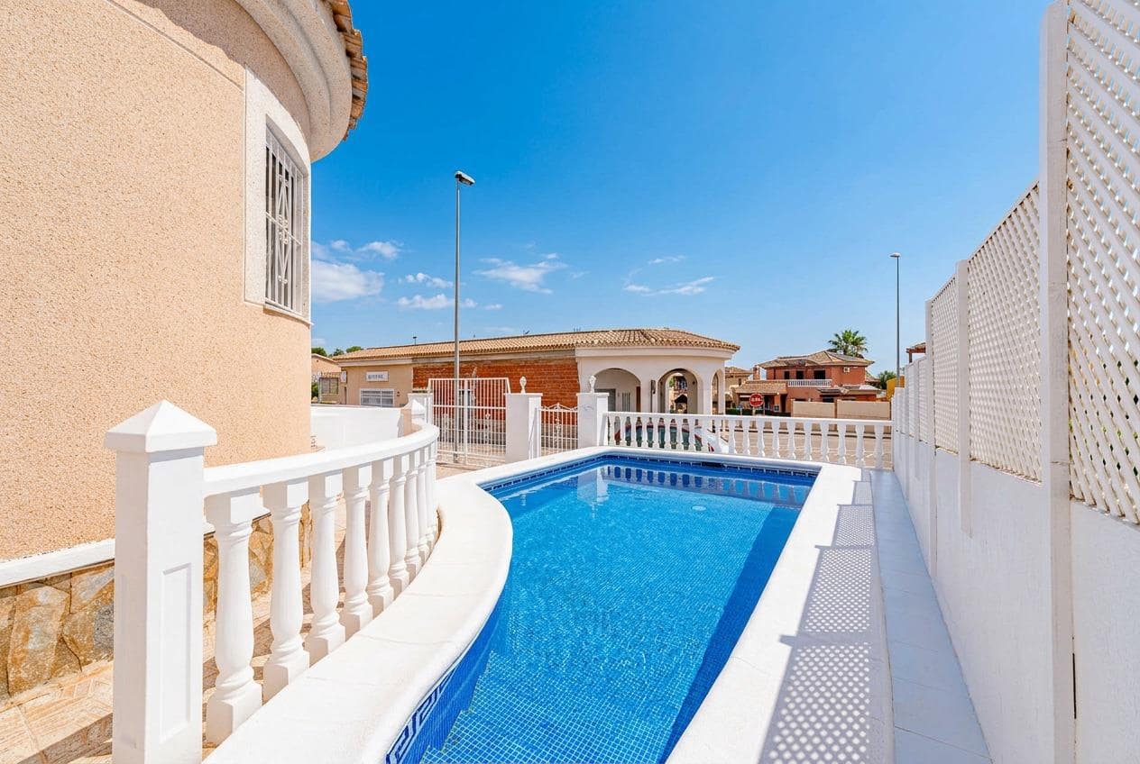 3 slaapkamer Villa te koop in Pilar de la Horadada met zwembad garage - € 299.999 (Ref: 10131768)