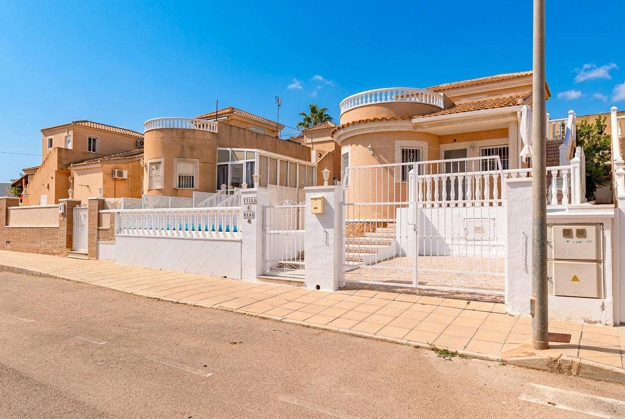 3 slaapkamer Villa te koop in Pilar de la Horadada met zwembad garage - € 299.999 (Ref: 10131768)