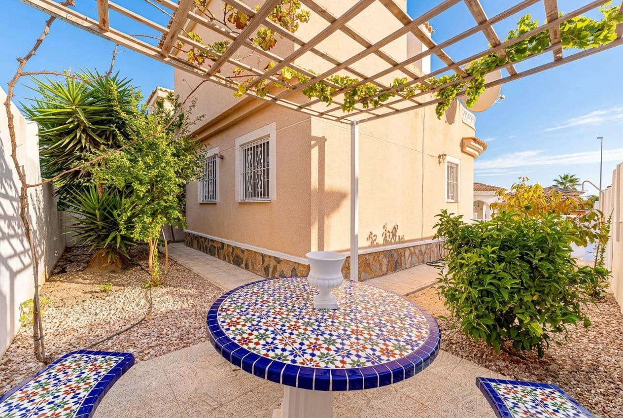 3 slaapkamer Villa te koop in Pilar de la Horadada met zwembad garage - € 299.999 (Ref: 10131768)