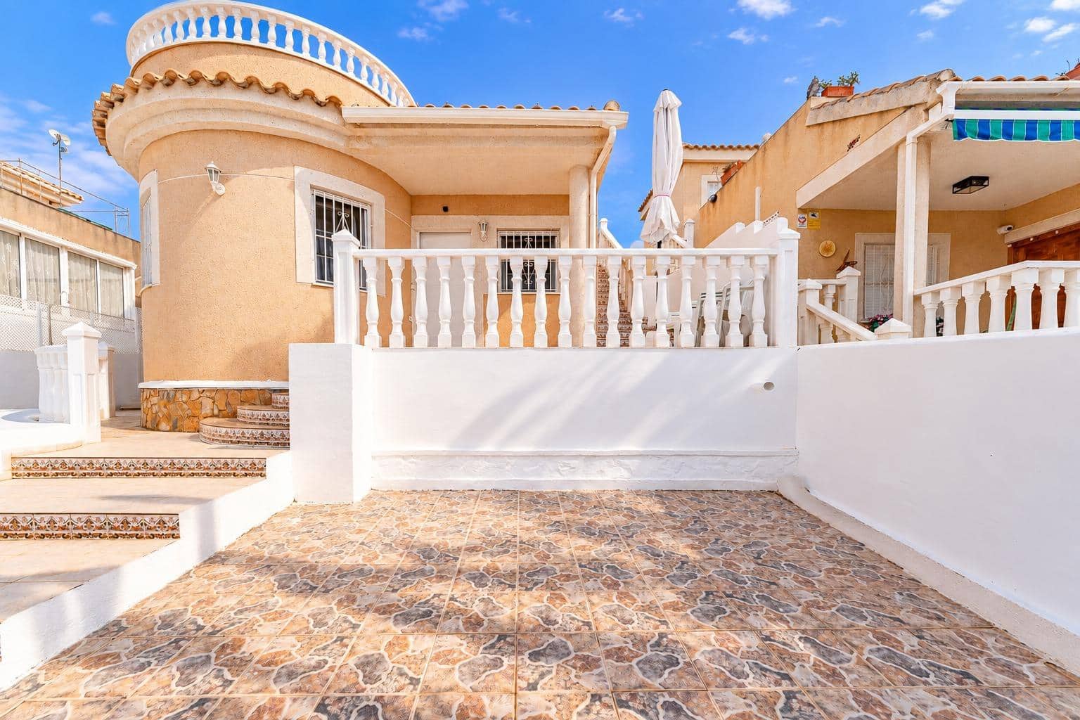 3 slaapkamer Villa te koop in Pilar de la Horadada met zwembad garage - € 299.999 (Ref: 10131768)