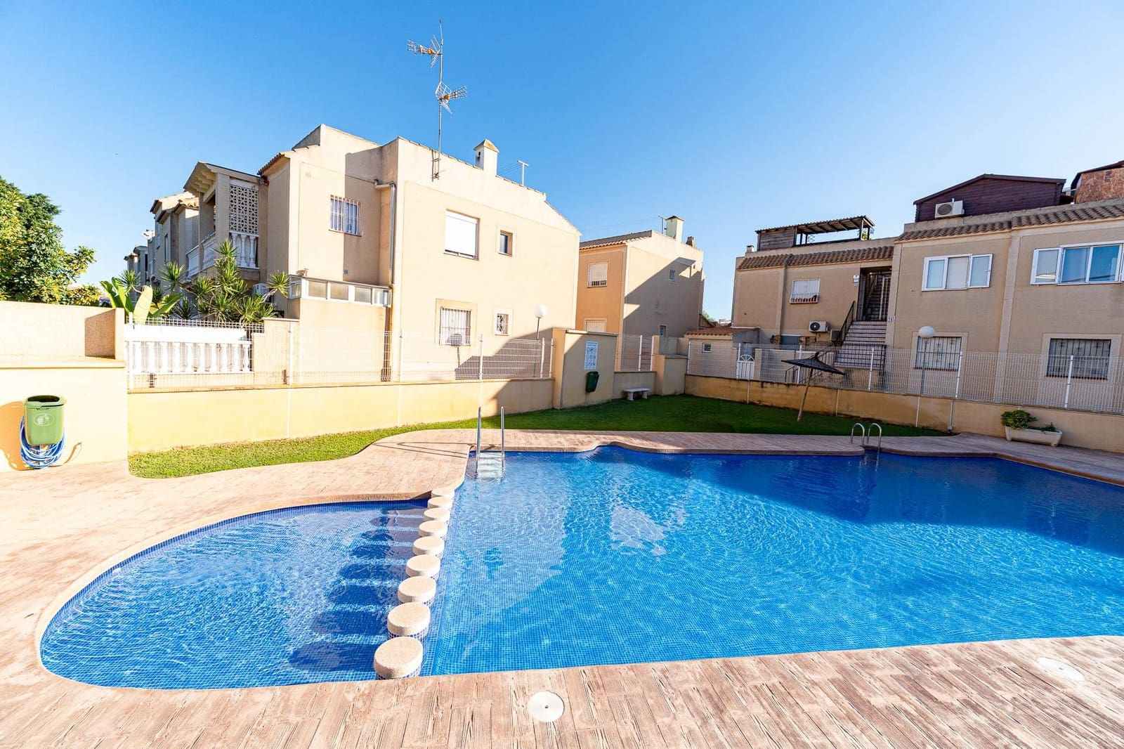 2 bedroom Bungalow for sale in Torrevieja with pool garage - € 137,999 (Ref: 10173832)