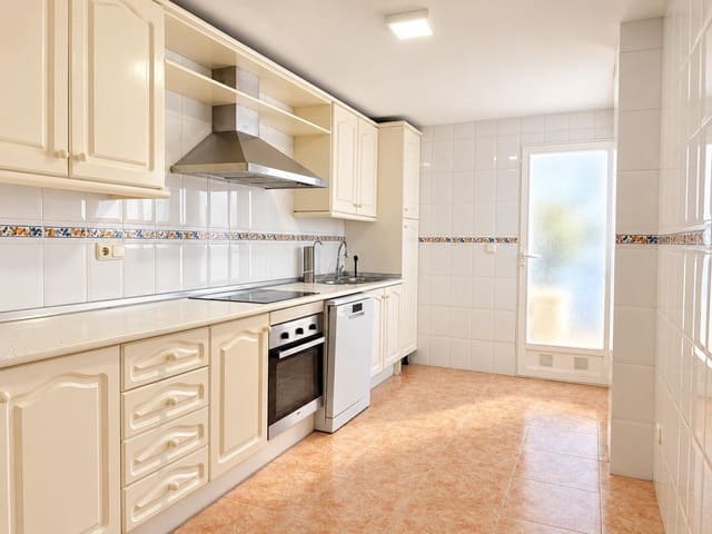 3 soveværelse Lejlighed til salg i Altea med garage - € 280.000 (Ref: 10173833)
