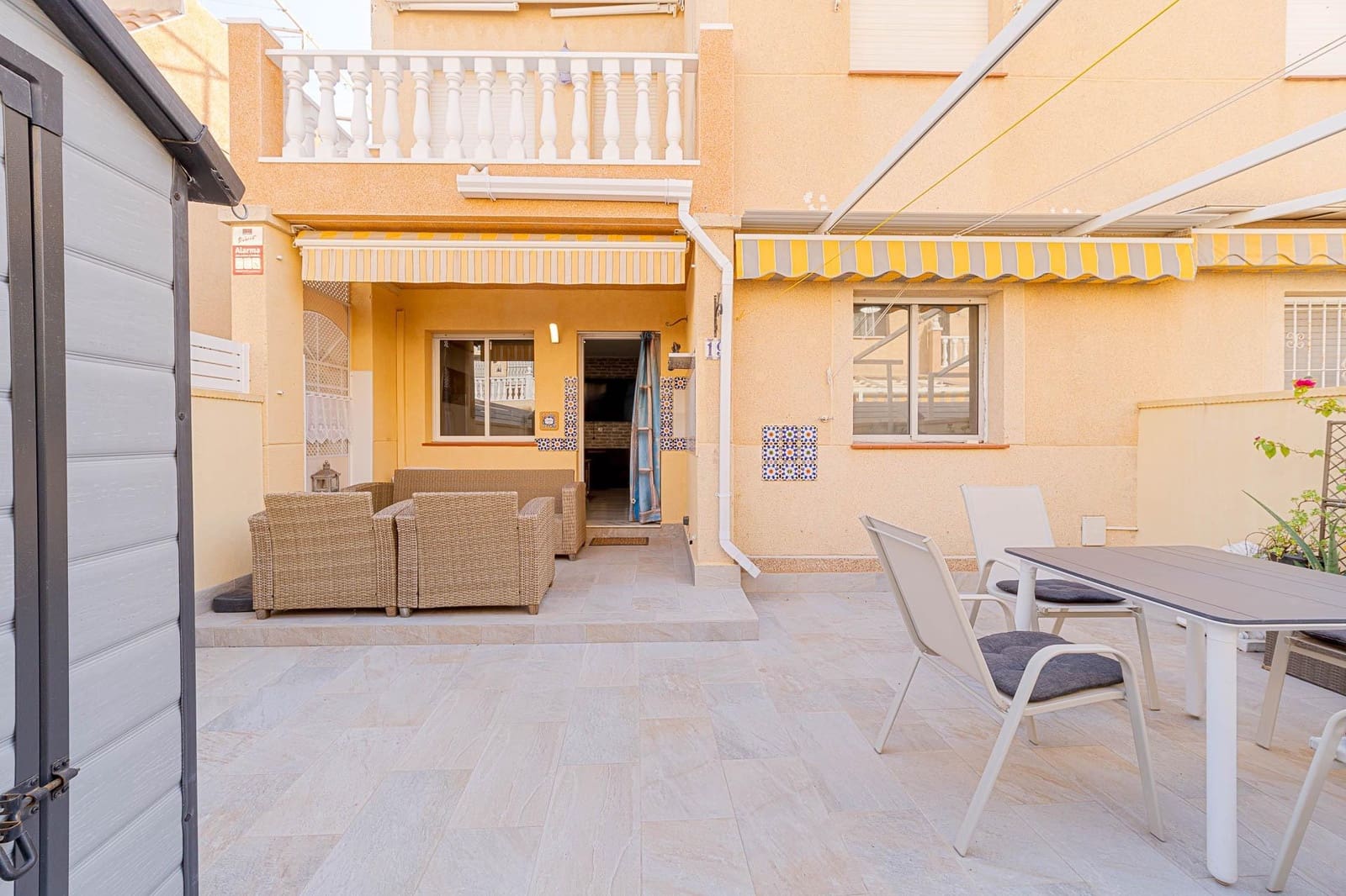 2 soverom Bungalow til salgs i Torrevieja med svømmebasseng - € 149 999 (Ref: 10180751)