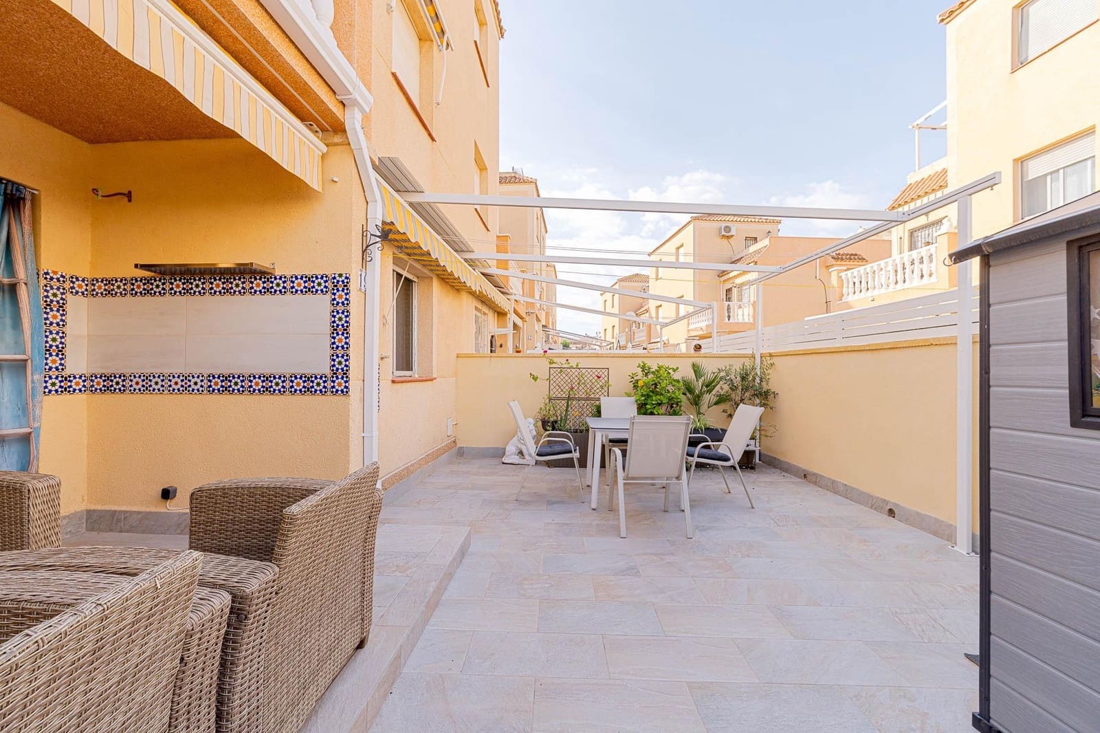 2 soverom Bungalow til salgs i Torrevieja med svømmebasseng - € 149 999 (Ref: 10180751)