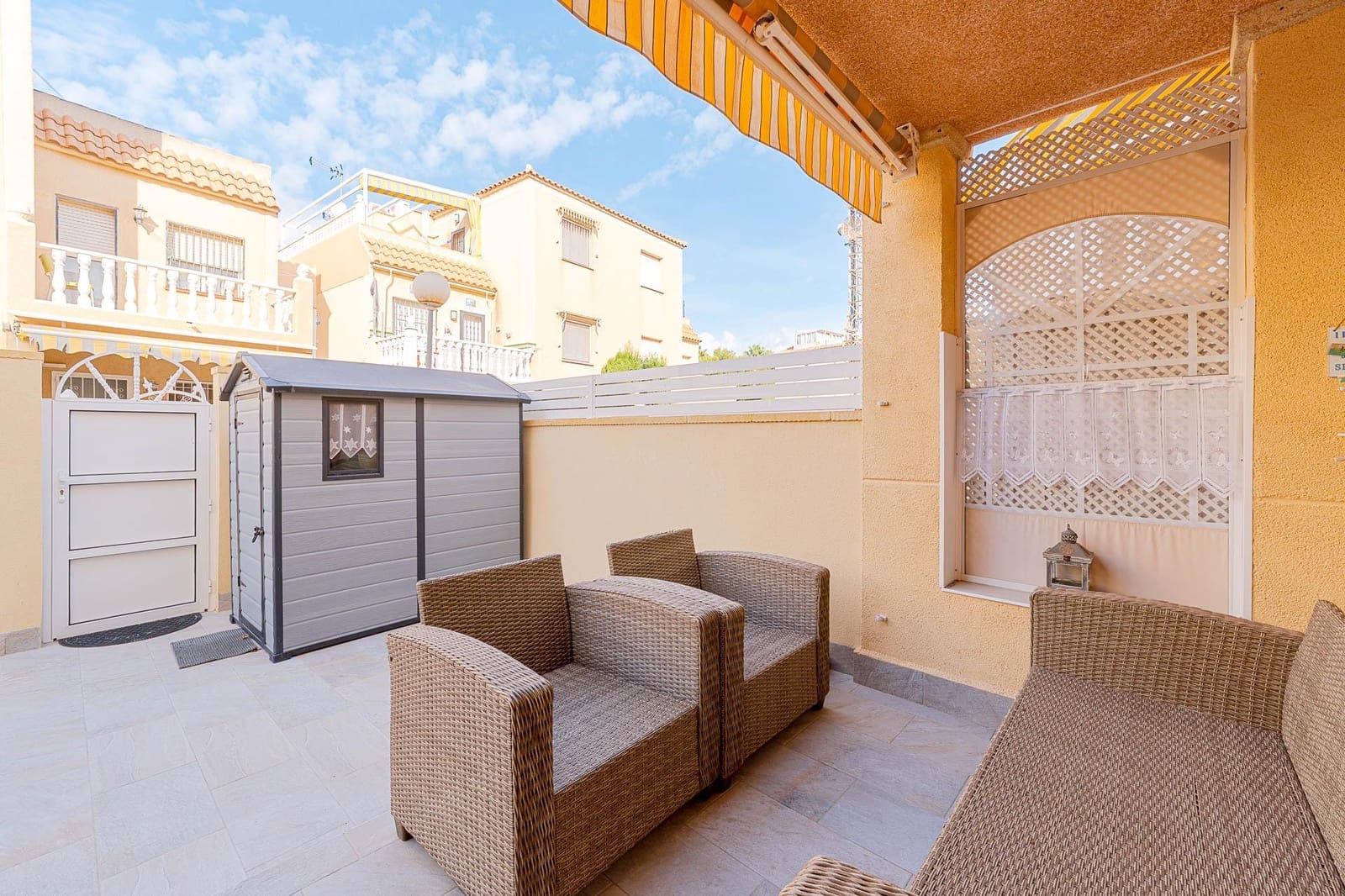 2 soverom Bungalow til salgs i Torrevieja med svømmebasseng - € 149 999 (Ref: 10180751)