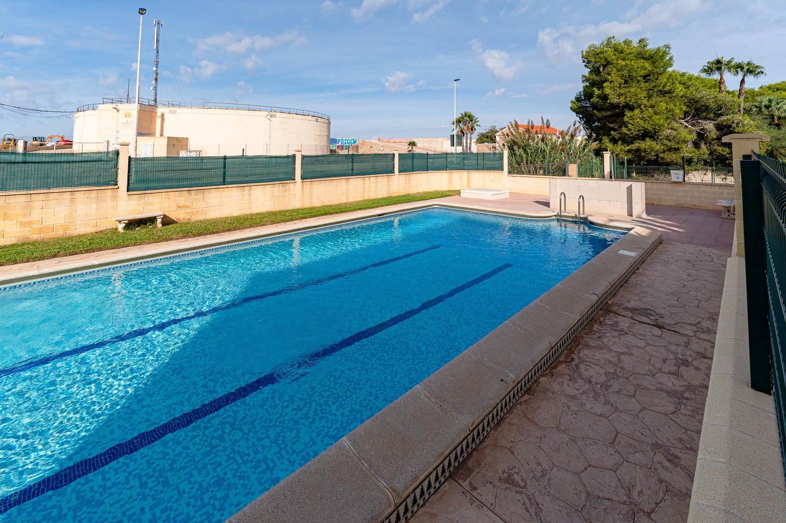 2 soverom Bungalow til salgs i Torrevieja med svømmebasseng - € 149 999 (Ref: 10180751)