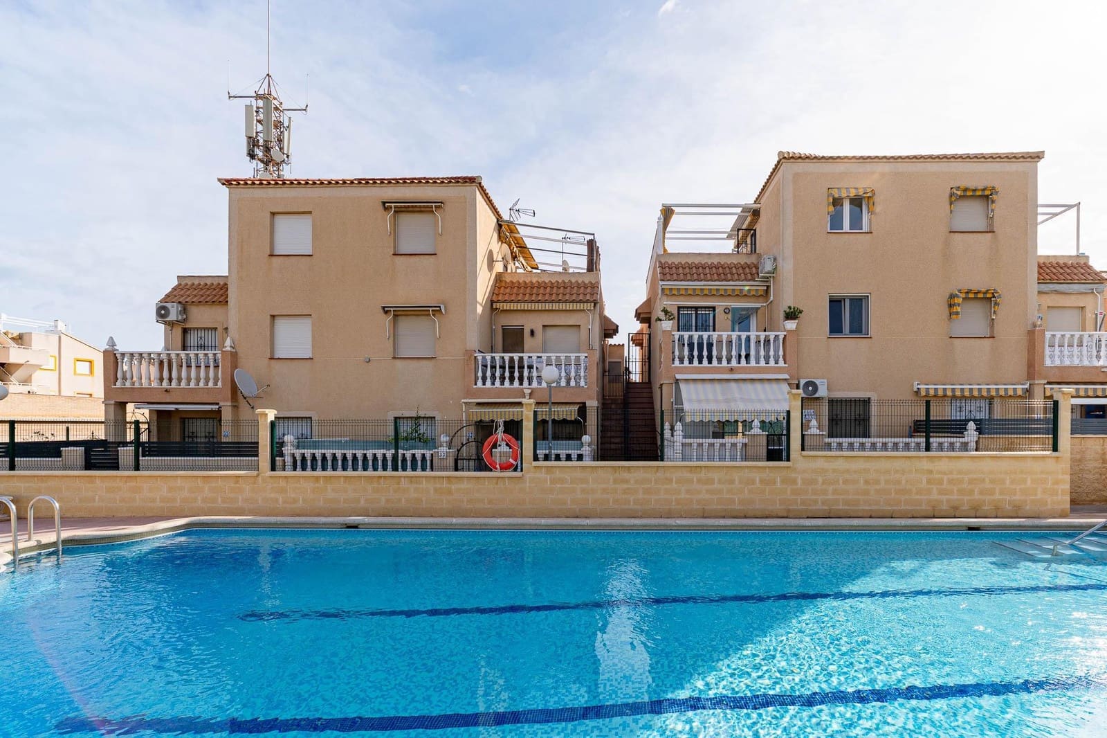2 soverom Bungalow til salgs i Torrevieja med svømmebasseng - € 149 999 (Ref: 10180751)