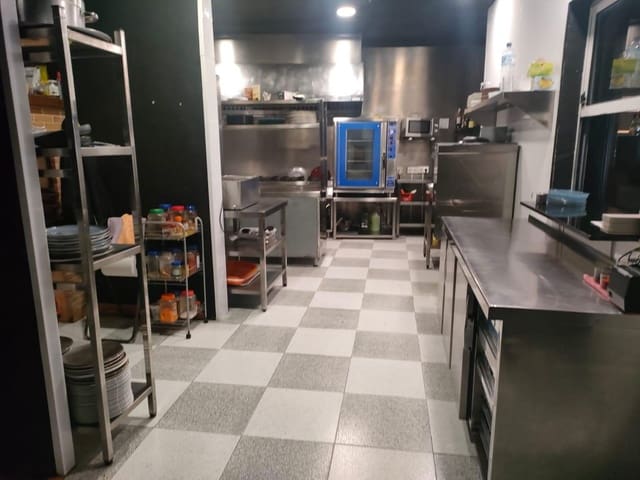 Commercieel te koop in Ciudad Quesada, Rojales - € 45.000 (Ref: 10183039)