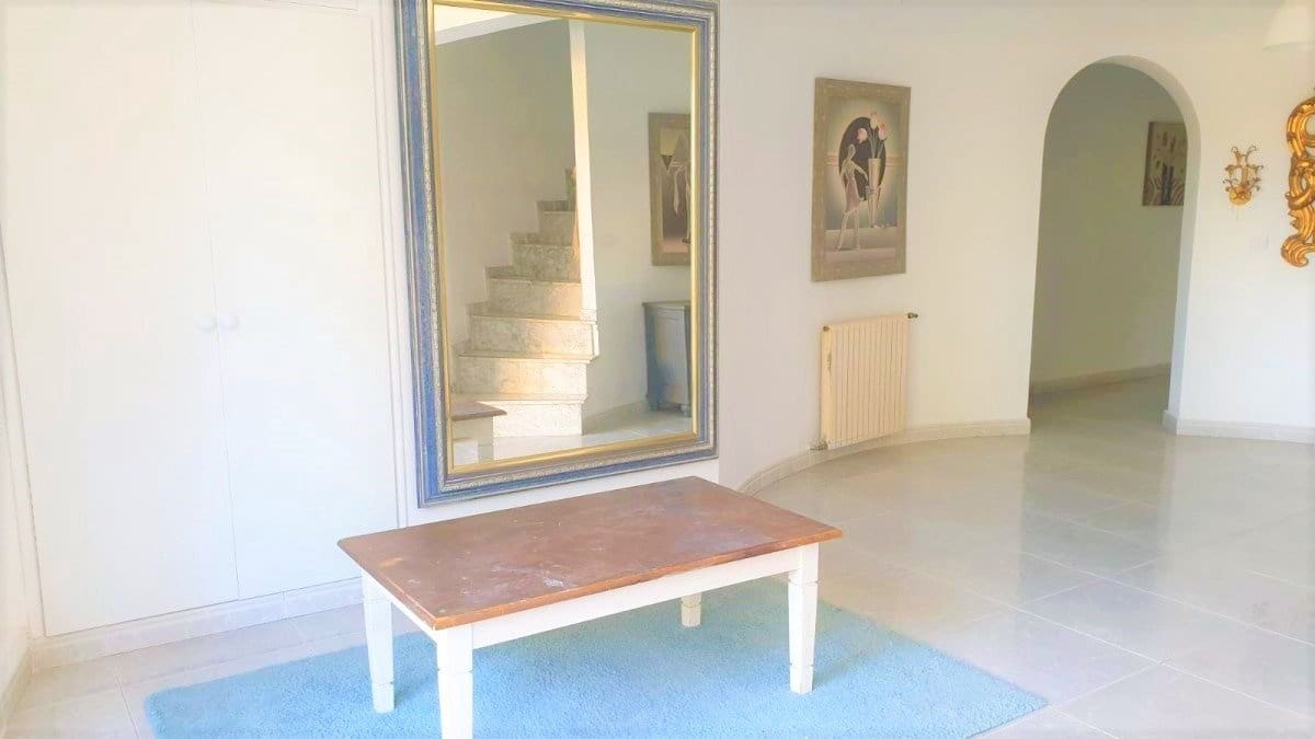 6 bedroom Villa for sale in Filipinas with pool garage - € 425,000 (Ref: 5820319)