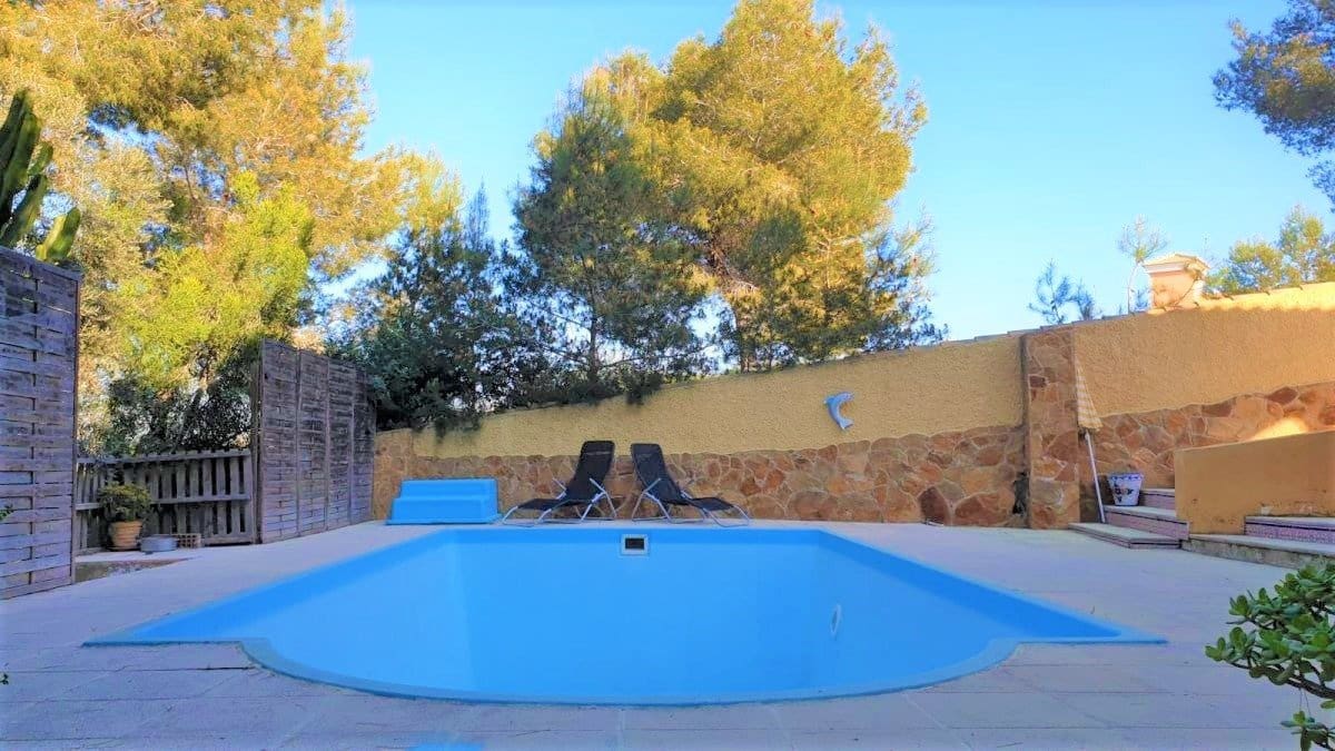 6 bedroom Villa for sale in Filipinas with pool garage - € 425,000 (Ref: 5820319)